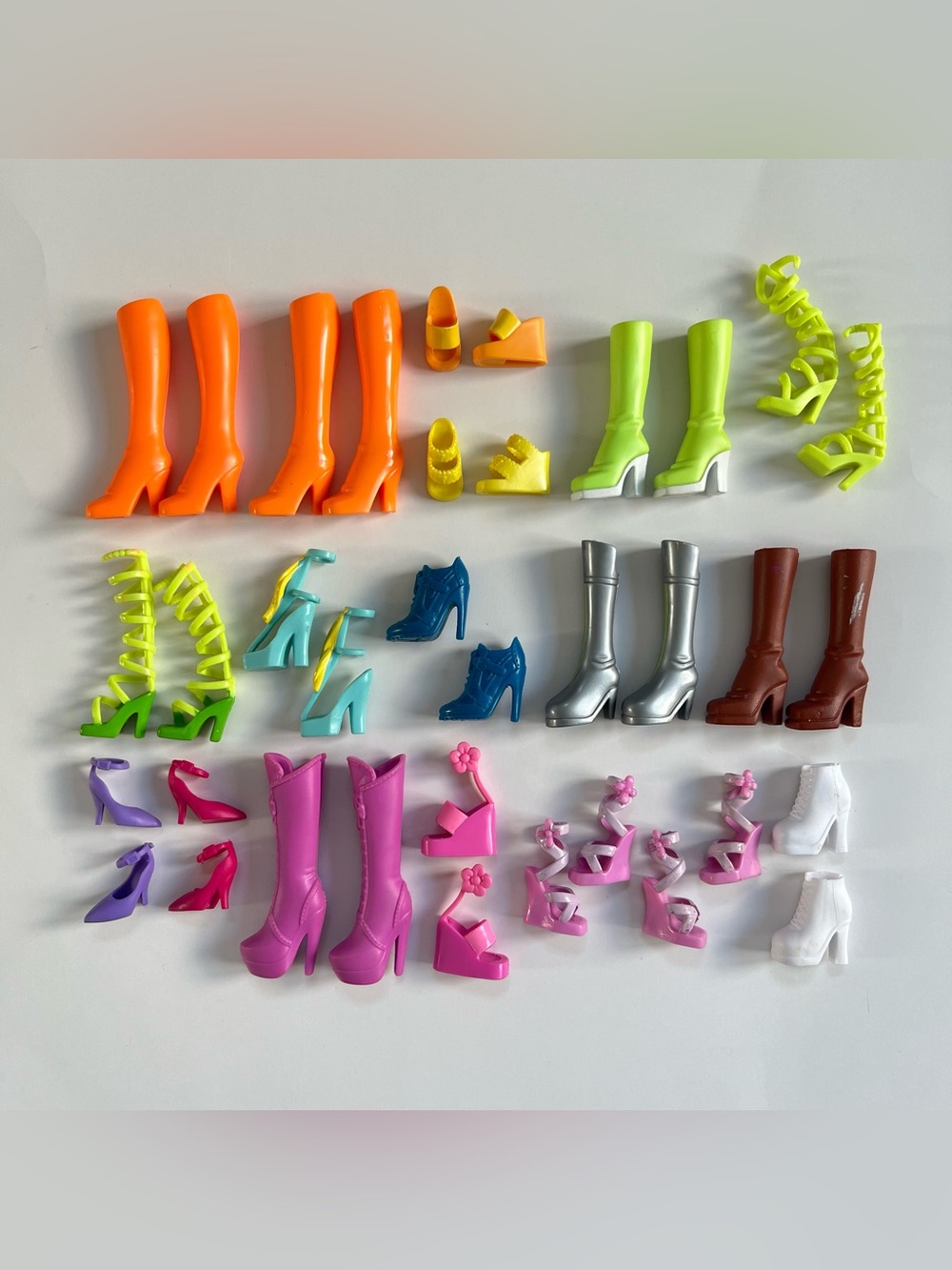Winx Club doll shoes lot (18 pairs)